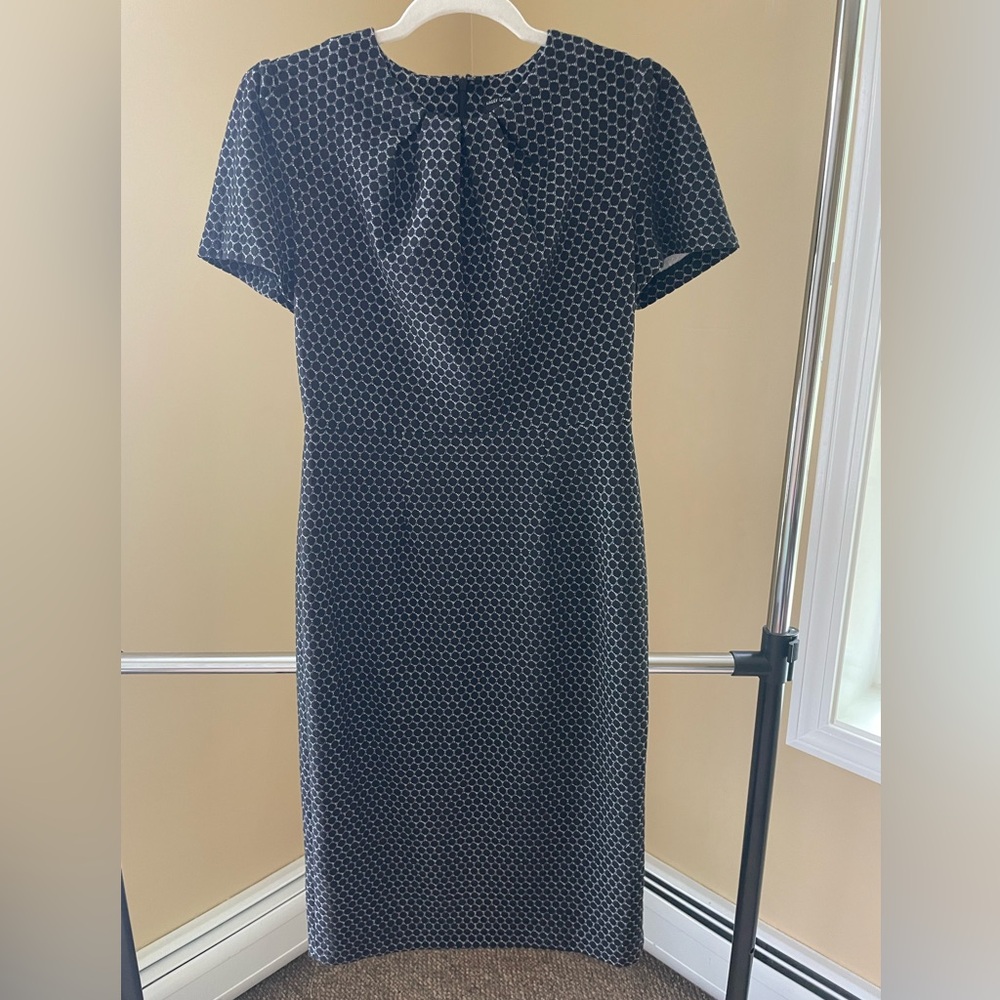 Short sleeve black patterned business dress